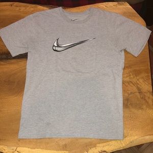 Nike T-shirt, size XL kids = small men’s